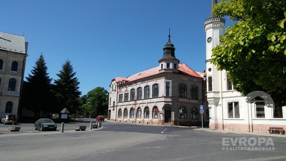 Prodej komplexu 2 historických budov v Zákupech.