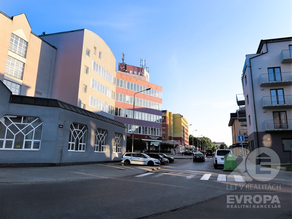 Pronájem nebytových prostorů 129 m2