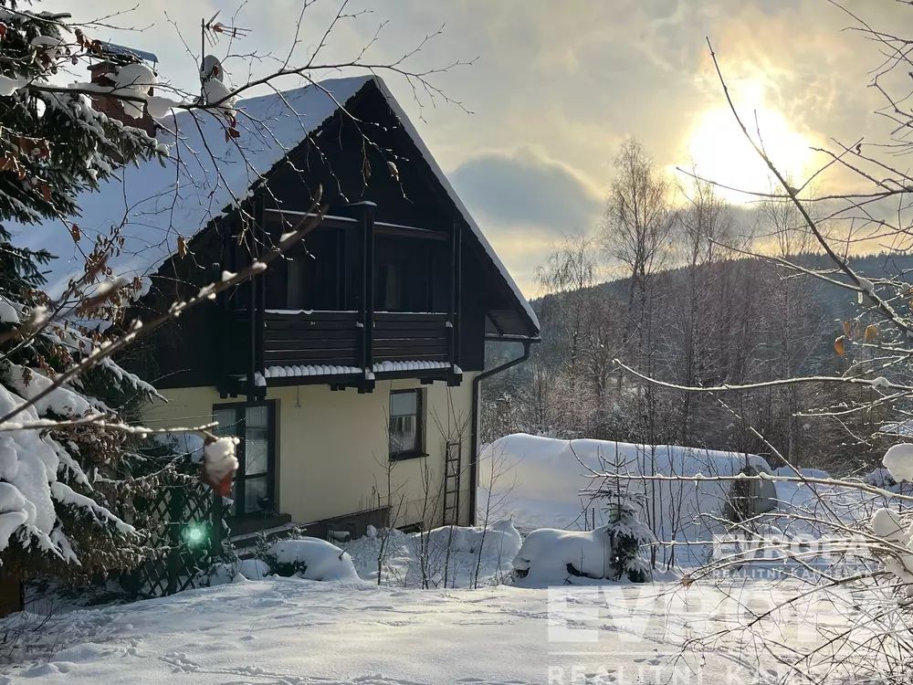 Prodej rodinného domu 200 m2 od skiareálu Černá